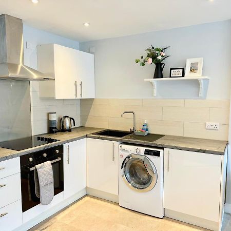 דרבי Comfortable City Apartment מראה חיצוני תמונה