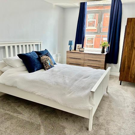 דרבי Comfortable City Apartment מראה חיצוני תמונה