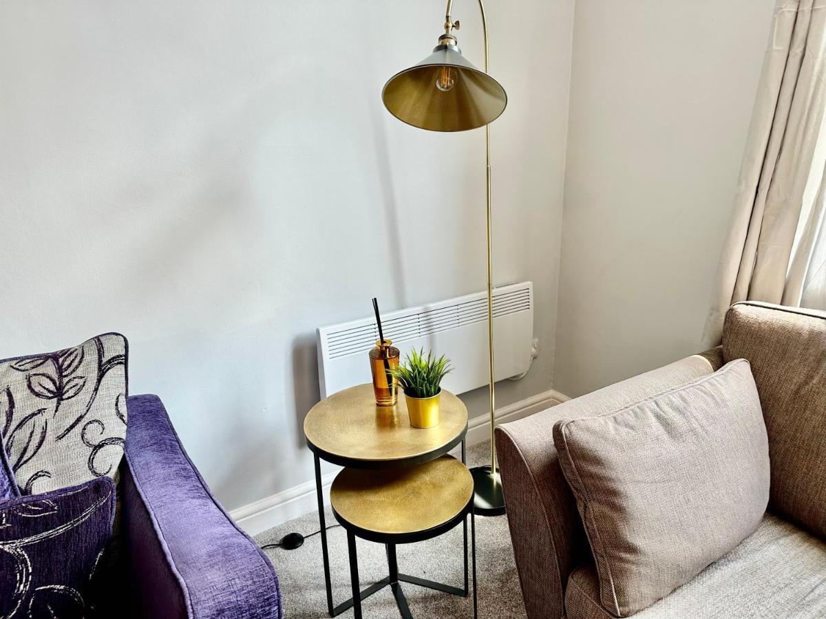 דרבי Comfortable City Apartment מראה חיצוני תמונה