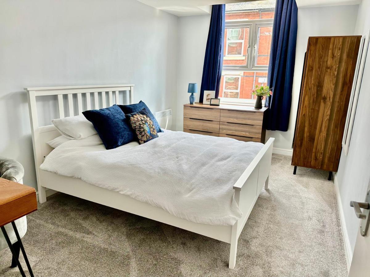 דרבי Comfortable City Apartment מראה חיצוני תמונה
