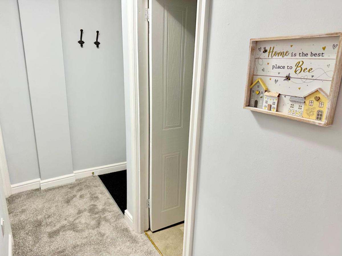 דרבי Comfortable City Apartment מראה חיצוני תמונה